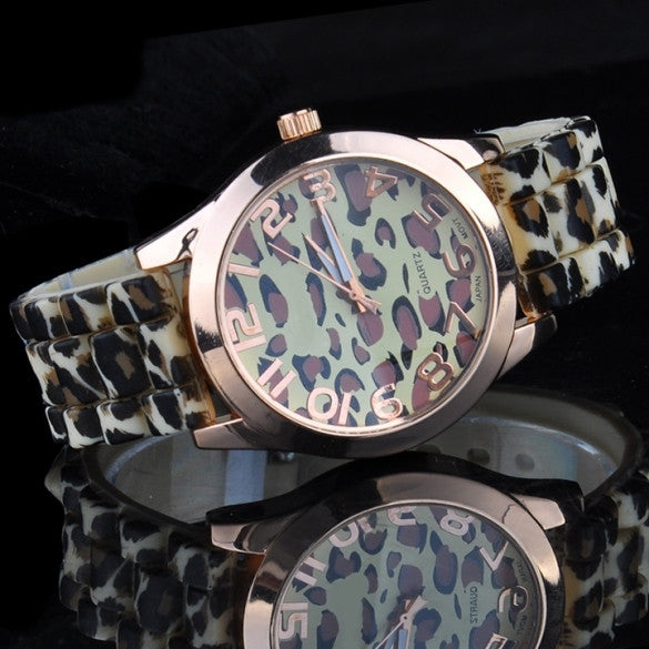 Quartz Women Leopard Grain Round Dial Wrist Watch