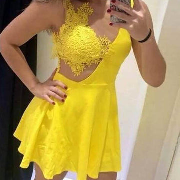 Lace Patchwork V-neck Backless Short Dress