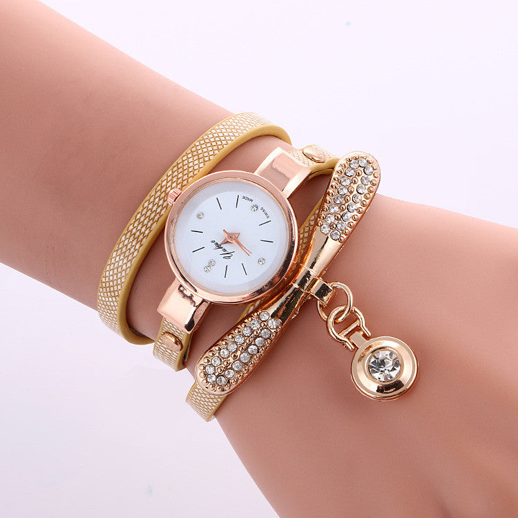 Round Crystal Pendant Fashion Watch