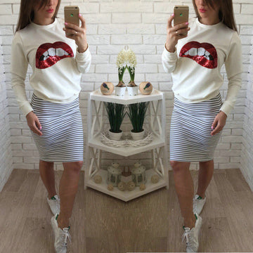 Lip Print Sequins Round Collar Long Sleeves Sweatshirt